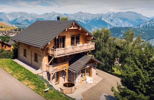 La Toussuire Ski Chalet | Chalet Sheehy - Modern property with spa and terraces - OVO Network