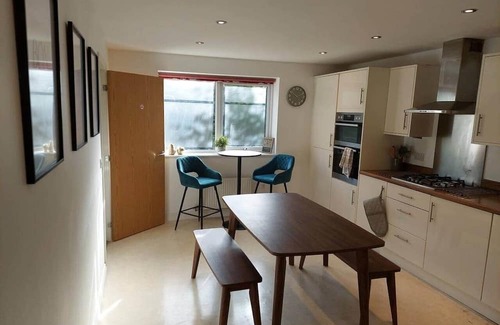 Newcastle-upon-Tyne House | 🏡 7Bed SaltwickHouse+Free Parking+WIFI+Near Newcastle City