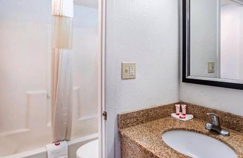 Dodge City Hotel | Discover Pet Friendly Unit Close To Boot Hill Museum