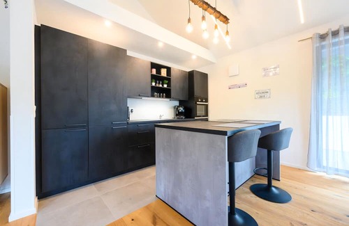 Waldulm Apartment | Apartment 'Ferienwohnung Schwarzwald Penthus' with Mountain View, Private Terrace and Wi-Fi