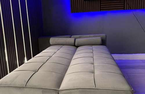 Bradford Apartment | Relaxing stay in prime location 5-10 mins from views,malls,foods (everywhere)