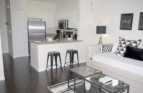 Waterfront Apartment | Beachside Bliss!