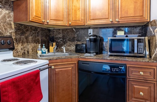 Gulf Stream House | Palmer Cottage, Breathtaking Intracoastal View: Delray Paradise nn