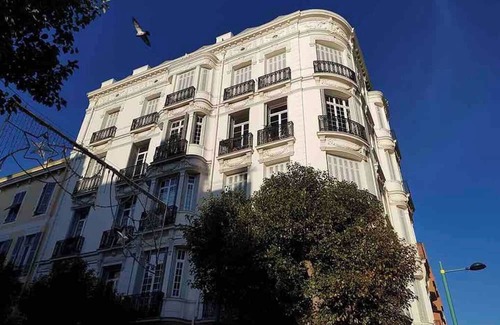 Menton Condo | This condominium is a 2 bedroom(s), 2 bathrooms, located in Menton, Provence-Alpes-Côte d'Azur.