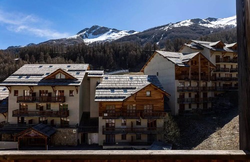 Les Orres Apartment | Les Chalets De Bois Méan - A - Beautiful renovated apartment on the Orres 1800