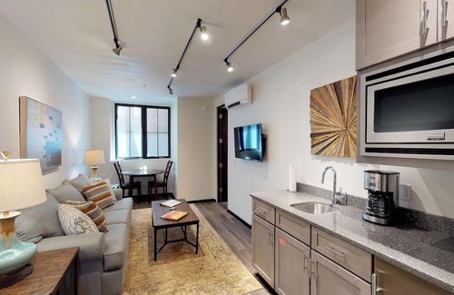 Downtown Santa Fe Condo | The Lincoln 303, 1 Bed / 1 Bath, Luxury Apartment with Kitchenette