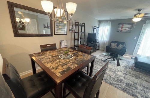 Greensboro House | Charming 2-bedroom townhome with AC, WiFi in lovely Greensboro