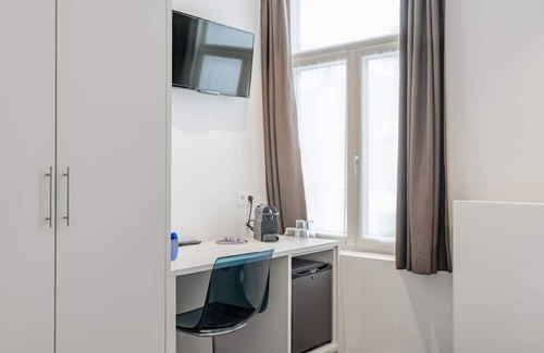 Kristus-Koning Apartment | Elegant room with private bathroom near city center
