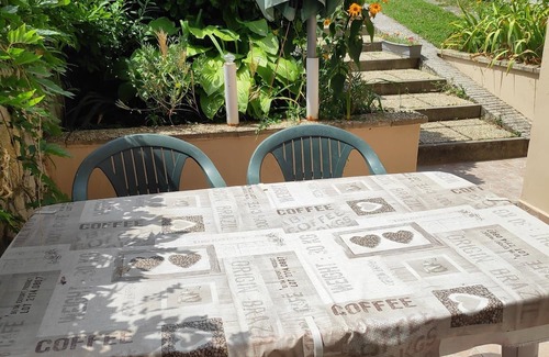 Balatongyorok House | Charming building in beautiful Balatongyörök with WiFi, AC