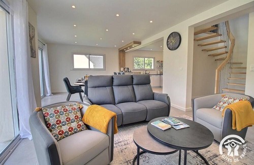 Penvenan House | Gorse land - PENVENAN