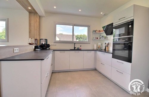Penvenan House | Gorse land - PENVENAN