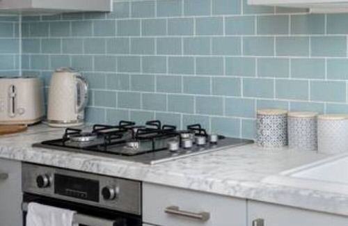 Margam House | Parking, 2 Bathrooms, Dining Space & Garden