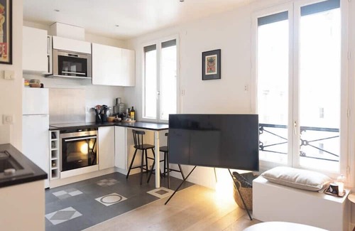 Clignancourt Apartment | Comfortable T2 apartment - Sacré Coeur view