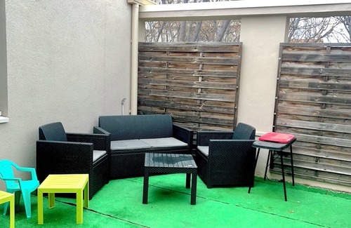 Vitrolles Apartment | 90m2 2-bedroom apartment with dressing rooms and private jacuzzi near Marseille.