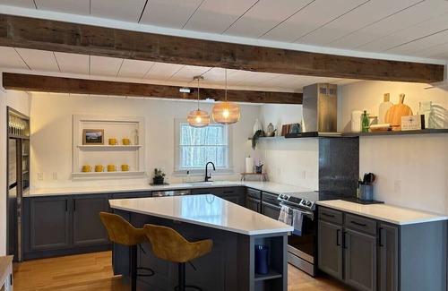 Belfast House | Timber Tide Retreat Just 15 Minutes to Belfast