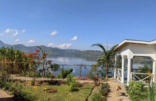 Ruhondo Apartment | FAMILY ROOM Two Bedroom near lake View and volcano view