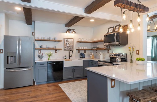 Jeffersonville House | The Roost: Modern Farmhouse Getaway