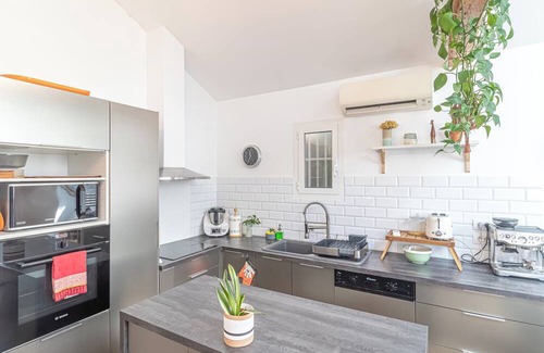 Beausoleil House | Enjoy the simplicity of this quiet, centrally located accommodation
