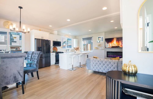 Paine Field-Lake Stickney House | Utopia Luxury Stay - Lynwood