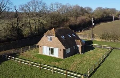 Piltdown Cottage | Nature's Nook 2 Bed Cottage