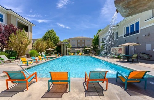 Reno/Tahoe Airport Apartment | Hot Tub, Gym, Pool Access, Mini Golf | 1BR Apartment
