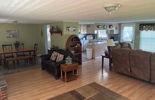 Cordele House | BIG PAPA'S PARADISE ON LAKE BLACKSHEAR