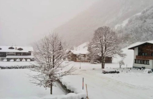 Klosterle Apartment | Flat in Arlberg near Ski Slopes & Sauna