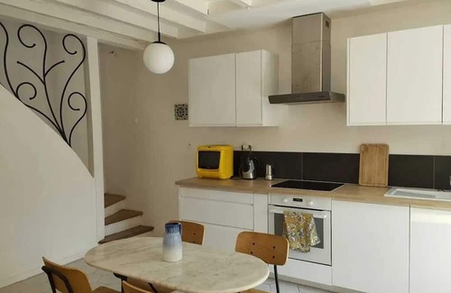 Quartier Centre Ville House | Homerez - Cozy house with garden in Massy