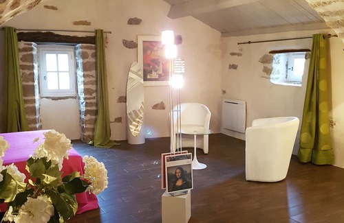 Compregnac Bed & Breakfast | LA TERRASSE DE PEYRE "chambre la grange" (barn room)
