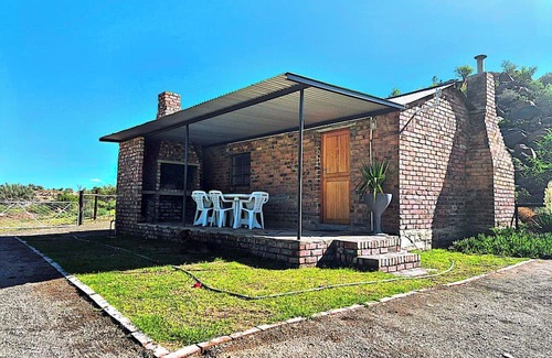 Karoo Hoogland Ski Chalet | Charming chalet in marvelous Fraserburg with WiFi, AC