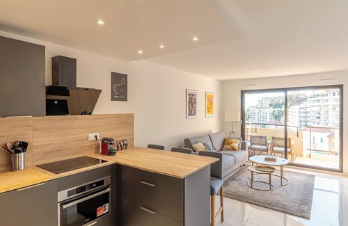 Beausoleil Condo | Relax in this quiet and elegant 45 m² accommodation with terrace and sea view