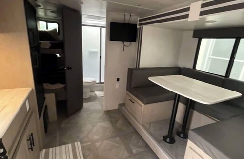 Brentwood House | RV in Marvelous Brentwood with AC, WiFi, toiletries