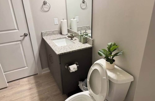 Church Street Apartment | Cozy Apartment Near the Airport