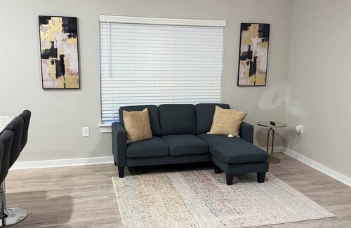 Church Street Apartment | Cozy Apartment Near the Airport
