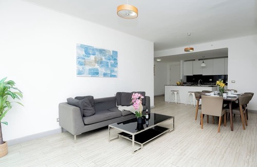 San Francisco Apartment | Apt 2 bedroom free parking and pool