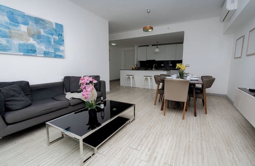 San Francisco Apartment | Apt 2 bedroom free parking and pool