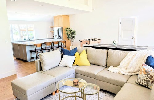 East Oak Hill House | Beautiful 4-bedroom home - near Barton Springs, Downtown, SoCo, Rainey St