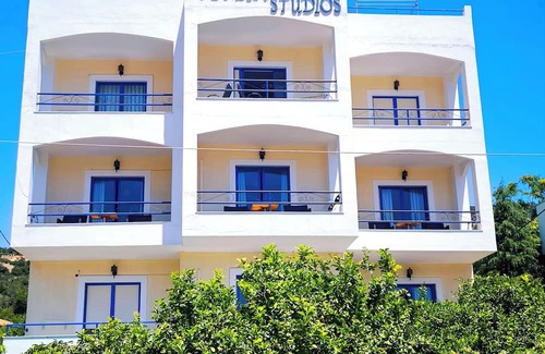 Poros Apartment | Valente Perlia Rooms