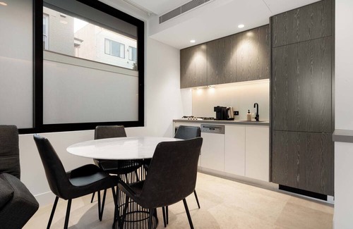 Coogee Apartment | Stylish 1BR Apartment w/Balcony near Coogee Beach