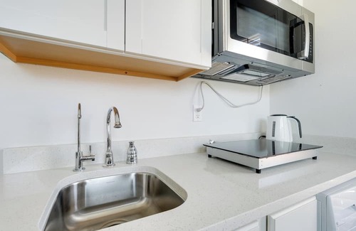 Lathrop Apartment | River Island Apt: Private Yard & Patio!