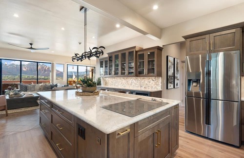 West Sedona House | NEW| Luxe Sycamore Canyon Retreat |Hot Tub|Firepit