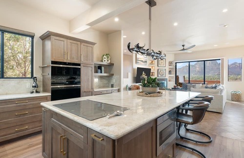 West Sedona House | NEW| Luxe Sycamore Canyon Retreat |Hot Tub|Firepit