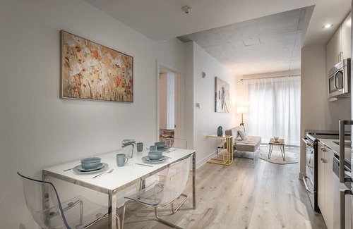 Old Montreal Apartment | Lovely 1 BR - Industrial Style!