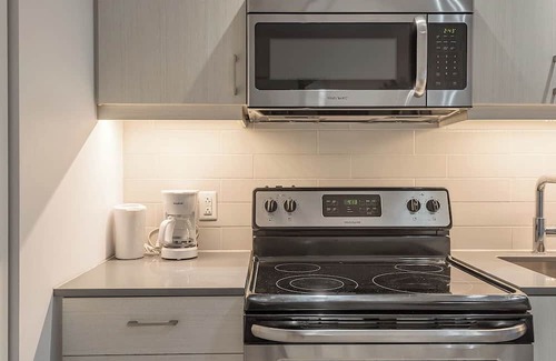 Cite Multimedia Apartment | 1 bedroom old port- F1 Weekend