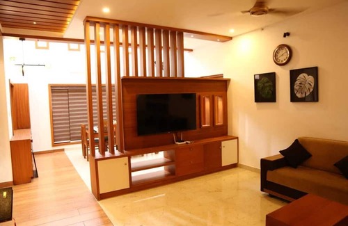 Chengannur Villa | Ethereal Retreatn4-bedroom villa in delightful Chengannur with WiFi, AC