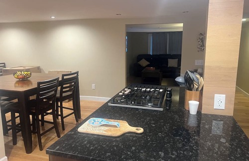 Plainfield House | 6 bedroom house in Plainfield. Located near airport and Speedway.