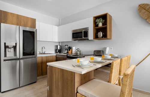 Oranjestad Condo | Beach Vibes Oceanfront Condo