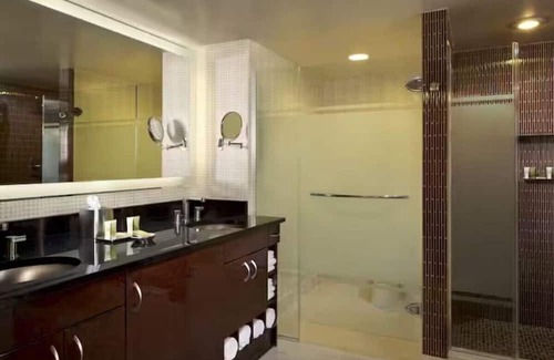 Las Vegas Strip Apartment | Luxury Hilton ~ On the Strip ~ ALL INCLUDED