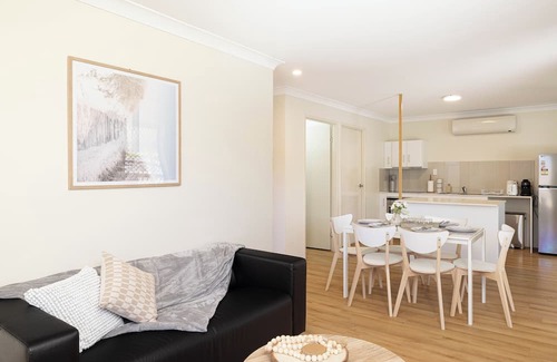 Acacia Ridge Apartment | 3 Bdr Apt! Aircon! Undercover Parking! 12AS3