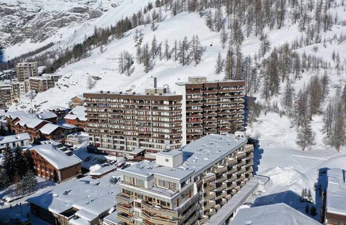 Val-d'Isere Apartment | Cozy studio for 4 with balcony and wifi in Val-d'Isère